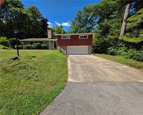 120 Virginia St, Latrobe, PA, 15650-3826 | Card Image