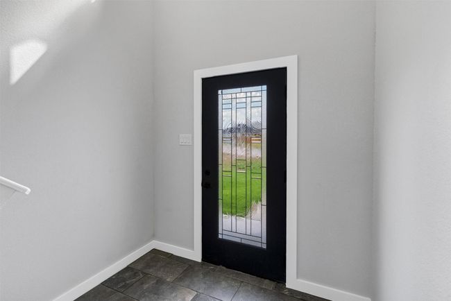 Foyer with baseboards | Image 7
