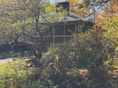 152 River Street, Middleton, MA, 01949 | Card Image