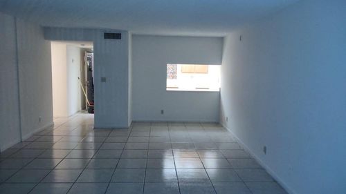 j211-1950 N Congress Ave, West Palm Beach, FL, 33401-1694 | Card Image