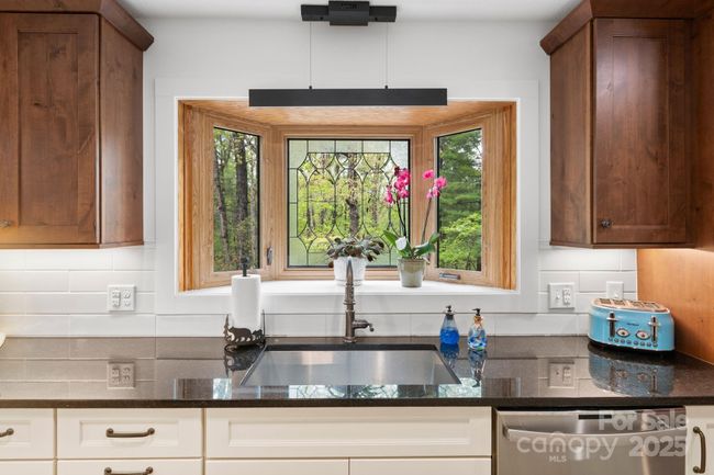 188 Echo Dr, House other with 3 bedrooms, 3 bathrooms and null parking in Laurel Park NC | Image 17