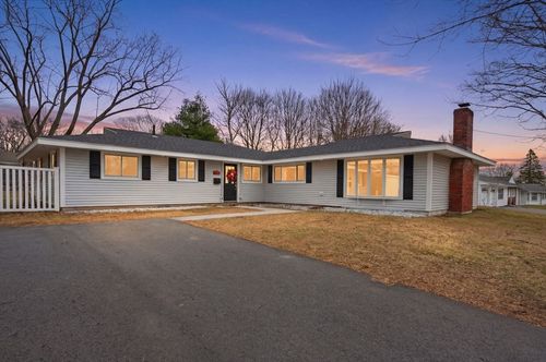 11 Pontiac Rd, Peabody, MA, 01960-3319 | Card Image