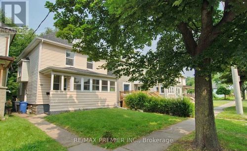 3588 Sandwich St, Windsor, ON, N9C1B5 | Card Image