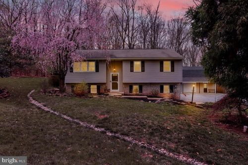 639 Maple St, East Earl, PA, 17519-9789 | Card Image