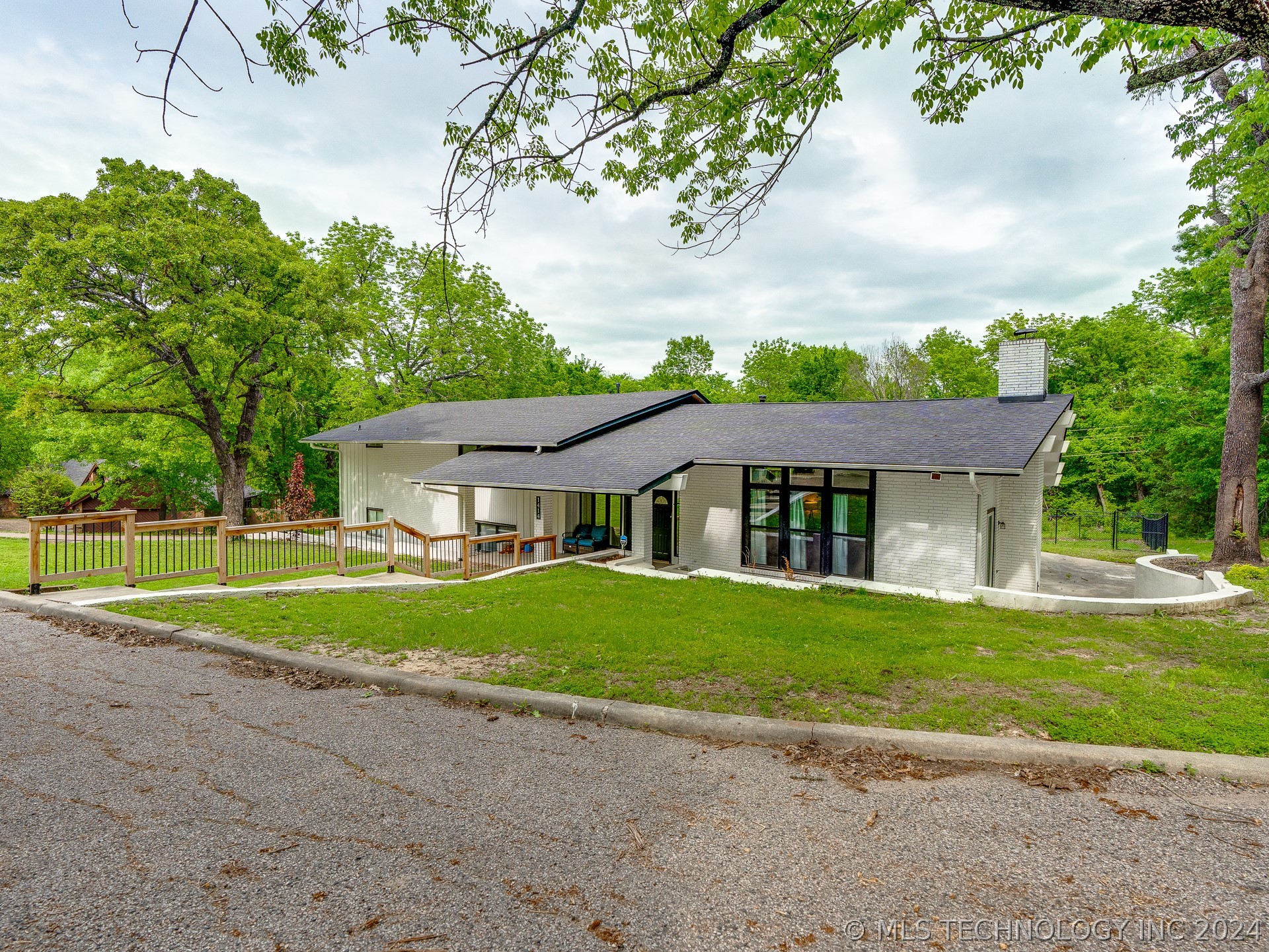 Chickasaw Pl, Ada, OK 74820