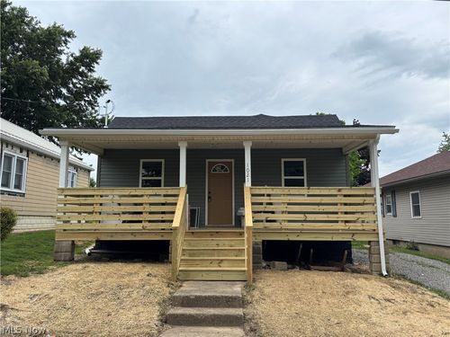 1021 Clay St, South Zanesville, OH, 43701-5728 | Card Image