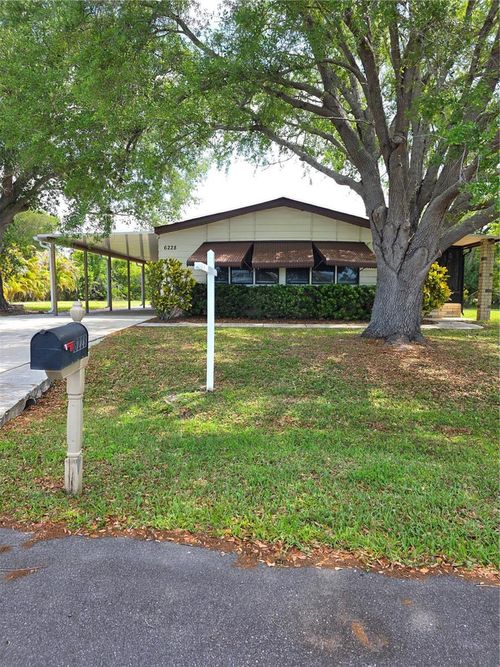 6228 Falcon Drive, ENGLEWOOD, FL, 34224 | Card Image