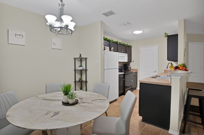 5652 Giddyup Ln, Townhouse with 4 bedrooms, 3 bathrooms and null parking in Fort Worth TX | Image 12