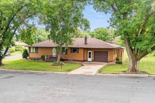 207 N Thompson, Delavan, MN, 56023 | Card Image