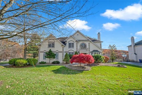 24 Vista Dr, Flanders, NJ, 07836-4027 | Card Image