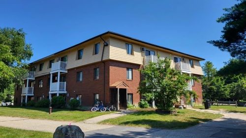 213-213 Great Bay Woods, Newmarket, NH, 03857-2424 | Card Image