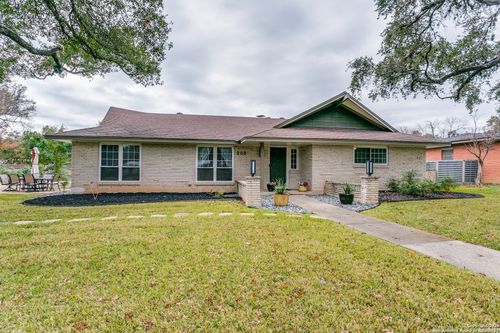 209 Glentower Dr, Castle Hills, TX, 78213-1914 | Card Image