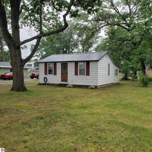 107 Sheridan Dr, Prudenville, MI, 48651-9748 | Card Image