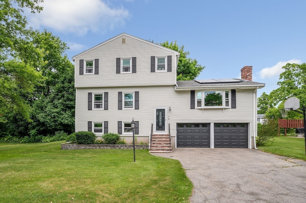 Rossi St, Methuen, MA 01844