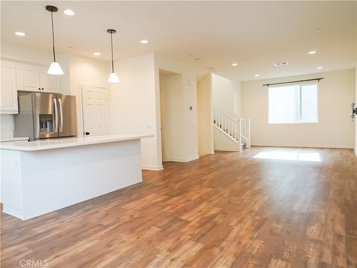 263 N Standard Ave, Santa Ana, CA, 92701-4928 | Card Image