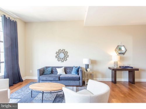 405-600 N Broad St, PHILADELPHIA, PA, 19130-3402 | Card Image