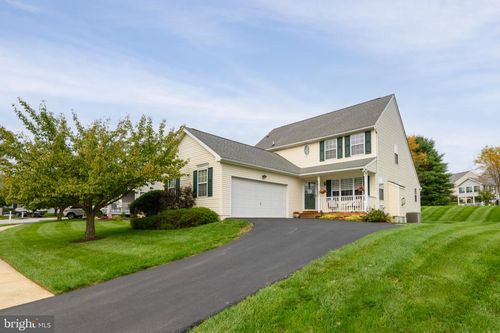 743 W Glenview Dr, WEST GROVE, PA, 19390-2108 | Card Image