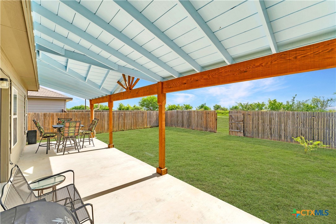Dumfries Dr, Seguin, TX 78155