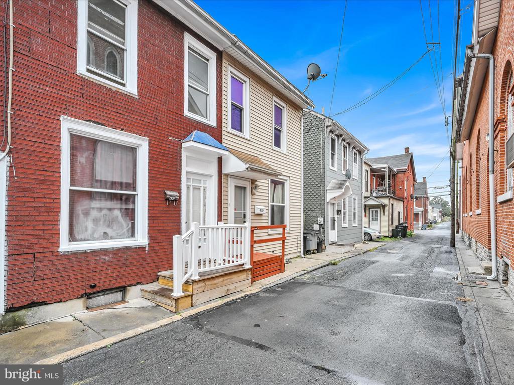 Jones St, Lebanon, PA 17046