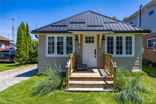 11 Bass Lane, Port Rowan, ON, N0E1M0 | Card Image