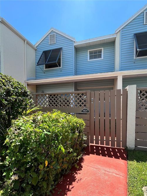 4824 S Hemingway Cir, Margate, FL, 33063-5394 | Card Image