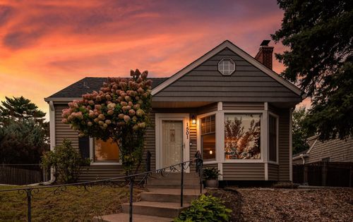 1501 Eleanor Ave, Saint Paul, MN, 55116-2265 | Card Image