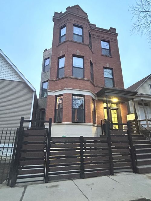 2-1628 N Kimball Ave, Chicago, IL, 60647-4839 | Card Image