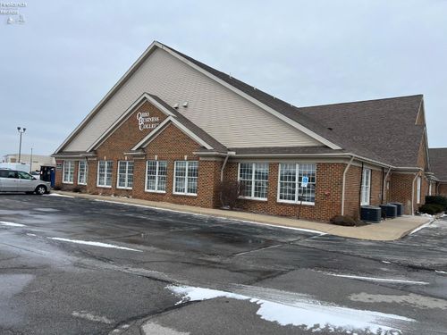 2-5202 Timber Commons Dr, Sandusky, OH, 44870-8908 | Card Image