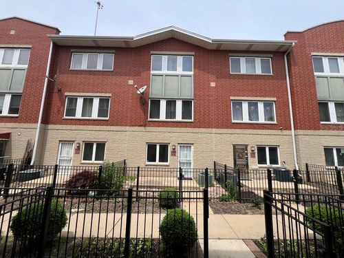 2426 W 32nd Pl, Chicago, IL, 60608-6270 | Card Image