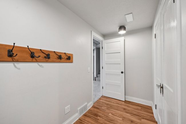 27-web-or-mls-Como Ave-1106-027.jpg | Image 21