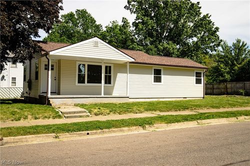 943 Erskine Ave, Akron, OH, 44306-2918 | Card Image