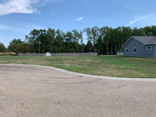 303 Mueller Dr, Hendricks, MN, 56136-4070 | Card Image