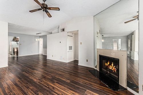 918-2121 Hepburn St, Houston, TX, 77054-3221 | Card Image