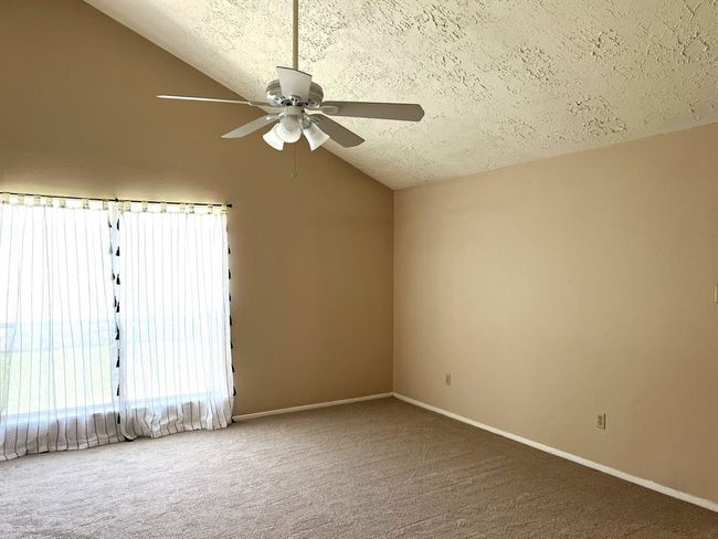 21007 Rivershadows Ln, House other with 3 bedrooms, 2 bathrooms and 2 parking in Spring TX | Image 4