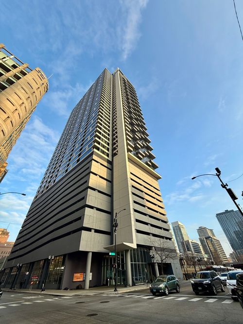 3606-235 Van Buren St, Chicago, IL, 60607-3942 | Card Image