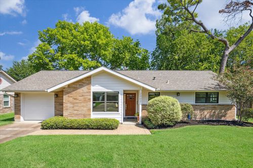 2402 Bron Holly Dr, Houston, TX, 77018-7119 | Card Image