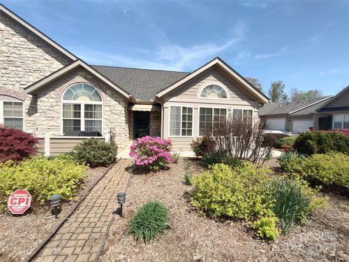 a-811 Wynnshire Dr, Hickory, NC, 28601-7346 | Card Image