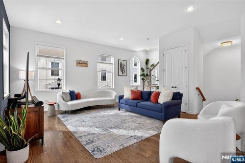 165 Roosevelt Dr, Wood Ridge, NJ, 07075-2502 | Card Image