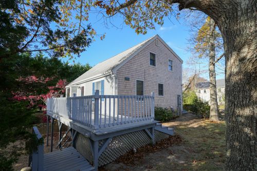 10 Kims Way, Oak Bluffs, MA, 02557 | Card Image