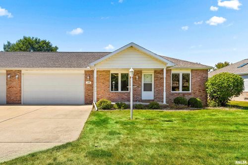 1126 N Main St, Washington, IL, 61571-1304 | Card Image