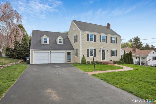 75 Parkway Dr, Trumbull, CT, 06611-4123 | Card Image