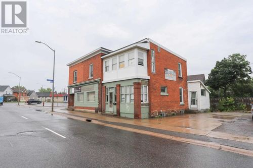 {{alt}} | Card Image