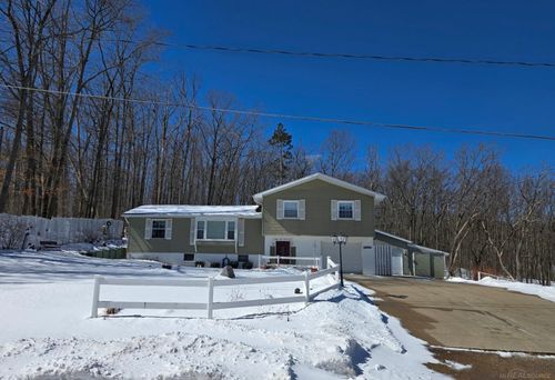 3825 Lapham Dr, Harrison, MI, 48625-8018 | Card Image