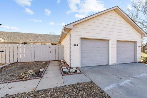 1364 Parkwood Dr, Salina, KS, 67401-6616 | Card Image