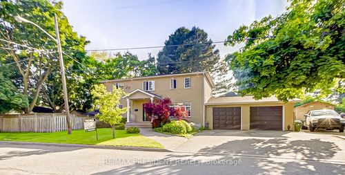 47 Harlow Cres, Etobicoke, ON, M9V2Y7 | Card Image