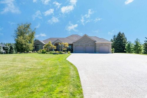 1825 Moser Young Rd, Wellesley, ON, N0B2T0 | Card Image