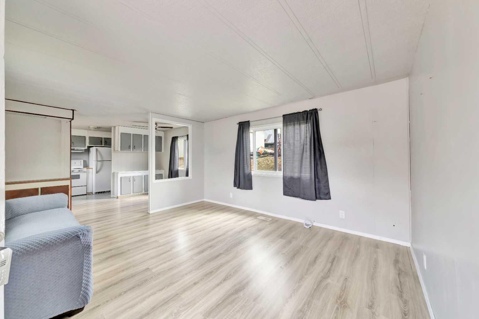 Residential in Paradise Hill 4