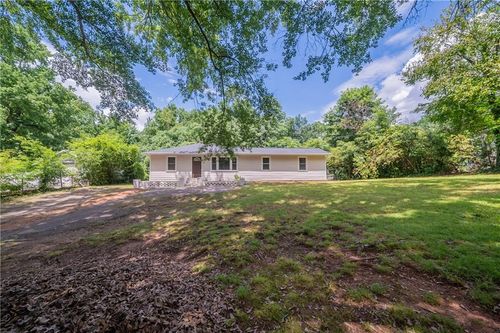 3132 North Ave, Scottdale, GA, 30079-1025 | Card Image