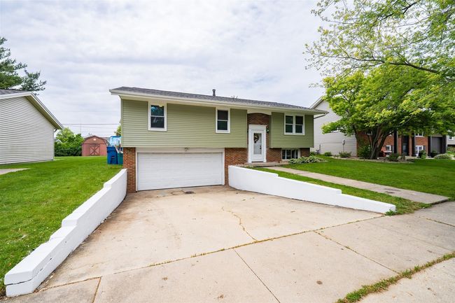 817 N Mohave Dr, House other with 4 bedrooms, 2 bathrooms and 4 parking in Pontiac IL | Image 37