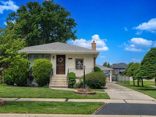 9020 Nashville Ave, Oak Lawn, IL, 60453-1459 | Card Image
